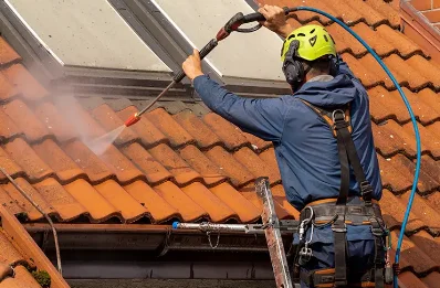 Démoussage et hydrofuge de toiture à Cocheren